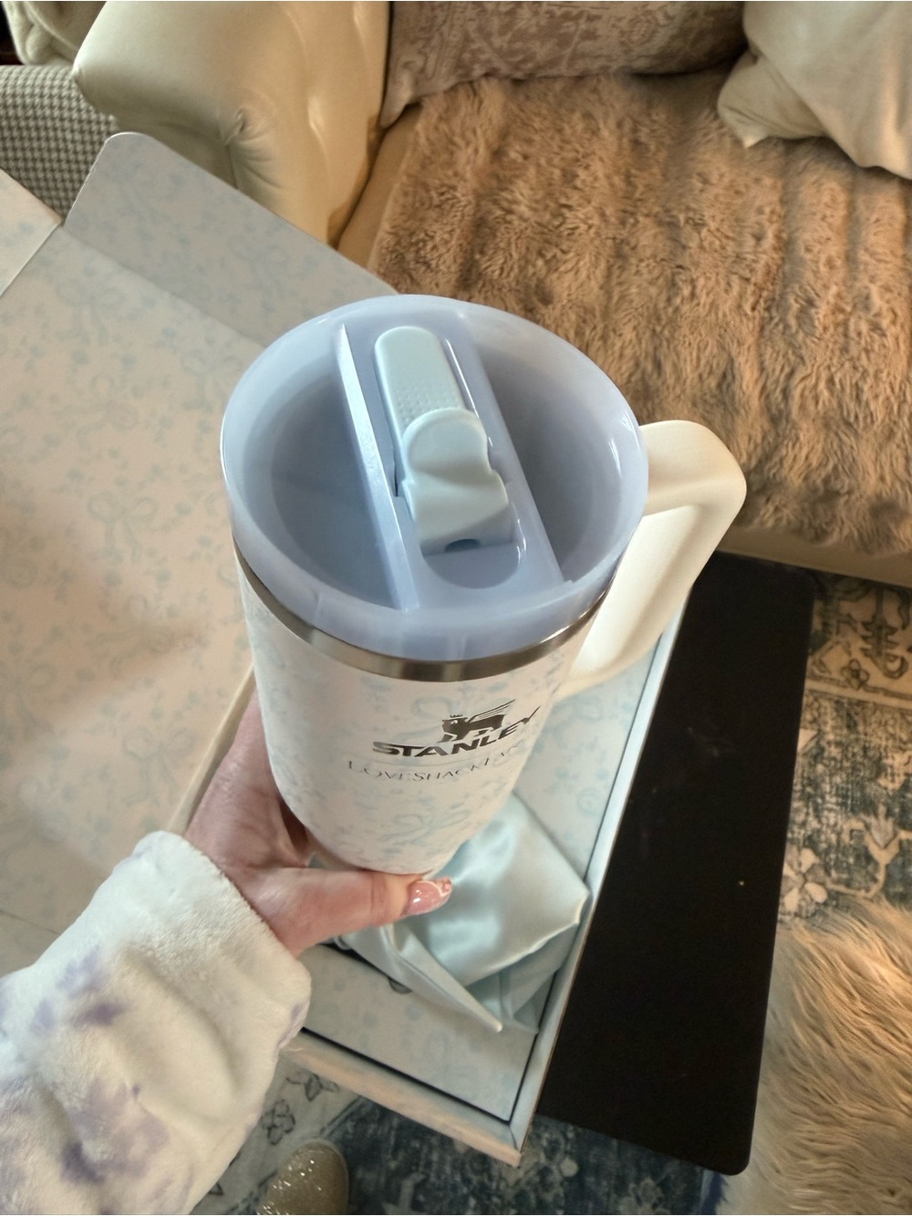 Stanley Travel Mug in Pale Blue & White Floral - Picture 4 of 7